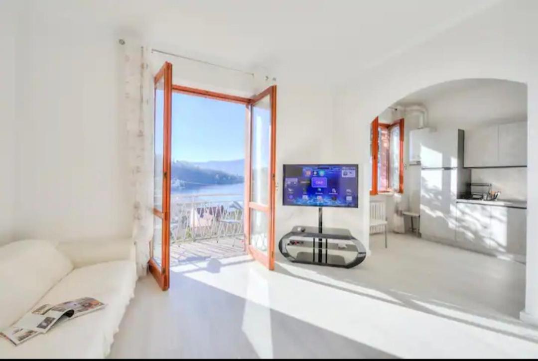 Apartment With View Lake Maggiore/Laveno Mombello Exterior foto